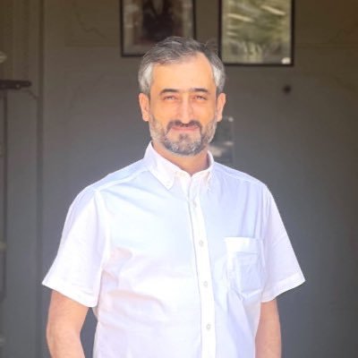 مسؤولیت کامنتها با من نیست؛ اینجا همراه با دوستانمان #کارخیر میکنیم؛ اگر بنای همراهی داشتید، راهش لینکیست که گذاشته شده…. ارادت