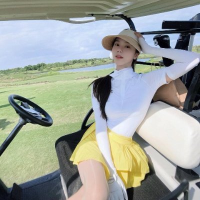 🎵 Melodies and moments, curated with care.
I'm just looking for friendship.😊
I have turned difficulties into a ladder of success – 🧗♀️🔥