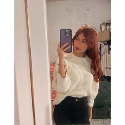 La envidia es como un espejo roto, refleja lo feo de quien la siente 🍒🙂↔️