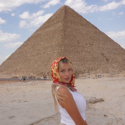 corinnakopf975's profile picture. backup account, ok ok i promise to reply💋