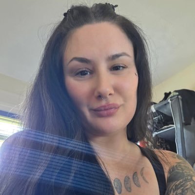 Manifestation coach, Energetic healer and psychic intuitive 💖🐉and any type of spell eg love spell money spell blessings spell etc DM for your private reading