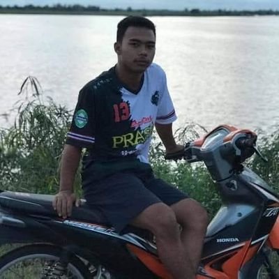 Nitipoompo54126's profile picture. 