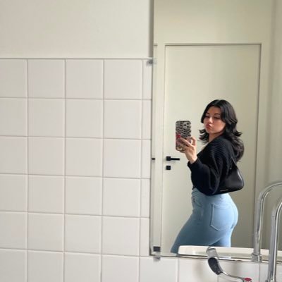 384h67's profile picture.