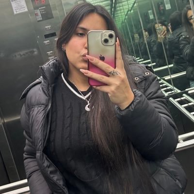 arianacarita's profile picture. 🪐🌙☀️💫 ♐️♊️♒️🧘🏽‍♀️✨⭐️🌊🌎🌈🔥