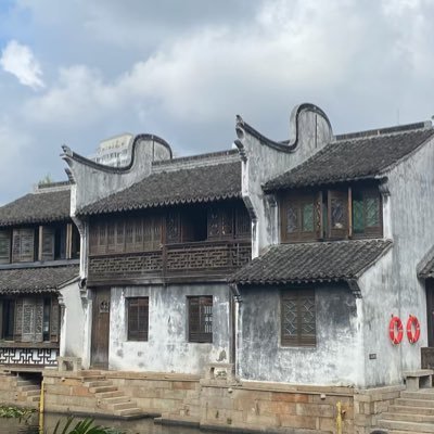 JIANGANGWU55676's profile picture. 别认真，不过韭菜、过客而已！