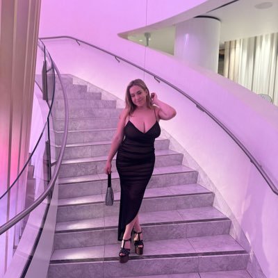 notabitch231's profile picture. 