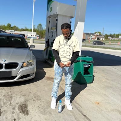 Blowwrld2x's profile picture. ᴸᵒⁿᵍᴸⁱᵛᵉᴹʸᵀʷⁱⁿ💚🌬️🌍