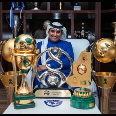 احياناً نفقد أشخاص للأبد هم ليسو أموأت ولكن ماتت الصفات التي أحببناها فيهم🖤
