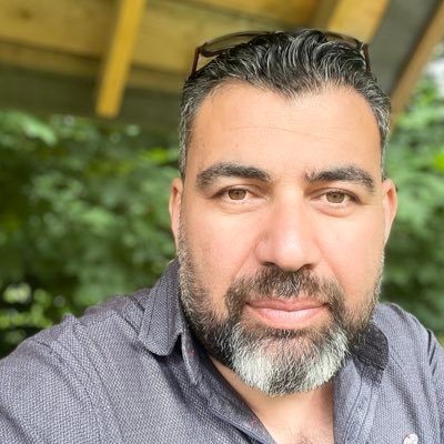 ناشط سياسي و صحفي كردي سوري ••• اعمل و احلم من اجل وطن اجمل