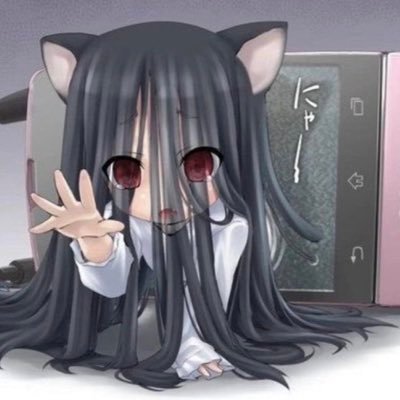 pawssessed's profile picture. 