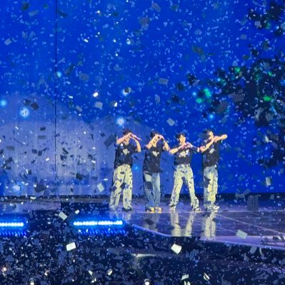 everyday as Light/Beauty, Inspirit, Melody, Elf, Carat, Panda (more likely a full fan of highlight/beast and apink)💡🌹🩷(💙💛💚💜)
