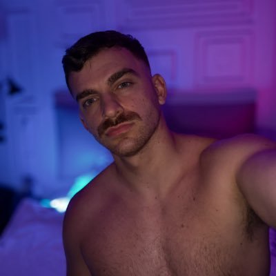 𝗔𝗗𝗨𝗟𝗧 𝗖𝗢𝗡𝗧𝗘𝗡𝗧 | This profile contains explicit content not suitable for minors and some adult viewers | 24yo • 1m82 • 🦶🏼45 🌟DM for collab
