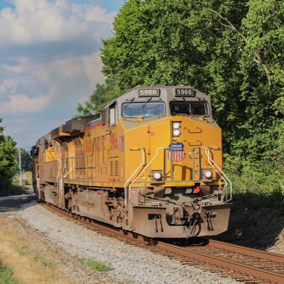I post photos of the trains I see in my hometown of Bowling Green Kentucky and the surrounding area.