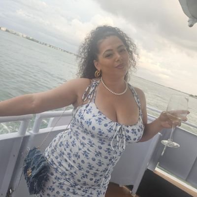 True Personality★Overthinker ★DIYQueen★ BBFan★ Here for the comments★ The enemy can't stop me..because there's a calling on my life 💫