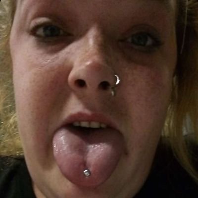 my name is suresh sookdeo this person Jennifer Aniston is a scammer, she hack my account and using it to scarm you guys.
