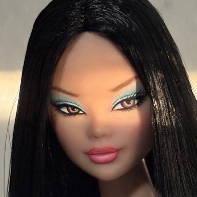 ig: ghoulerista repainting since 2022 :) i collect ALL doll