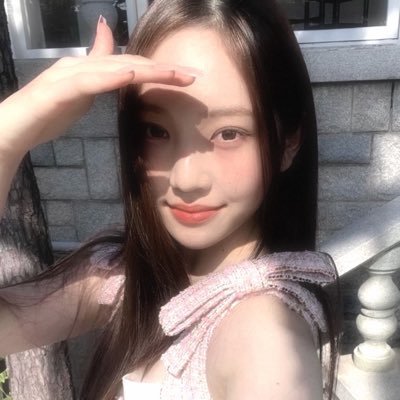 ୨♡୧◞。 the lovely adored princess perfectly dolled up within such enamourness of irresistible euphony that lies beneath the beauty of her compelling visage。 Ꮺ ˚