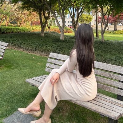 ArtisticAlice9's profile picture. Cherish every little luck, life is full of surprises.