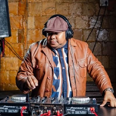 Motoring reviews, DJ, MC, Sound.
Bookings 0842300839
wezilebonani@gmail.com