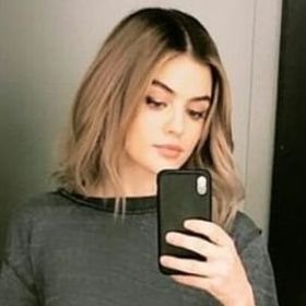 librarerie's profile picture. 61/100📖 | 381/1.000 📚 | cr: