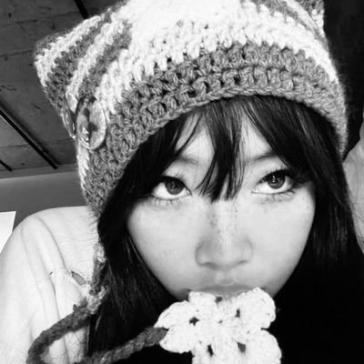 mxxx1812's profile picture. walking back home