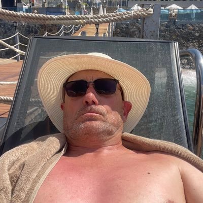 paulpenlington1's profile picture. trade unionist, socialist, Liverpool and Runcorn linnets supporter. hates fascism and the far right ✊