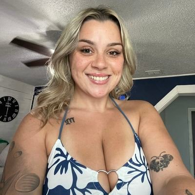 Kimberlyjulie78's profile picture. Single 💐 
I'm a massues and I do make over, and I do fix nail 💅