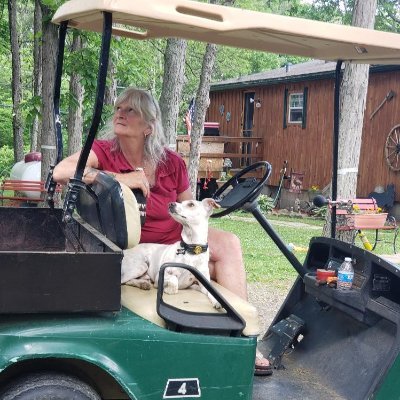 DebL21's profile picture. Jesus is King 🙏✝️