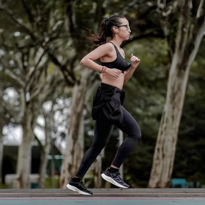 Woman in Cloud • Cofounder @sysadminas & @sheleadsbrasil • Microsoft MVP • VMware vExpert • Google WTM Ambassador • AWS Community Builder • She/Ela