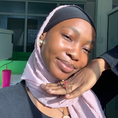 Law student 🌑⚪️
Feminist💯
Hairstylist✂️ https://t.co/D0jddXtsxL