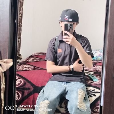 Cris_jr011's profile picture. 