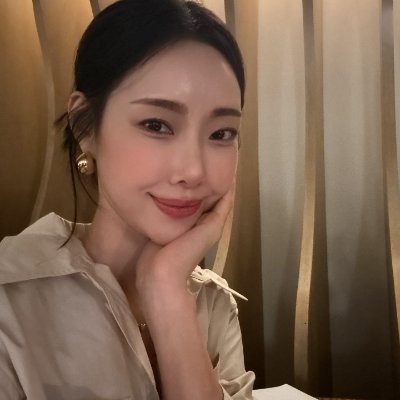 私は韓国人で、日本語を勉強しています🇰🇷✏️
日本の文化や言語に興味があり、日々勉強を楽しんでいます😊
皆さん、どうぞよろしくお願いします!
一緒に学び合い、成長できたら嬉しいです✨