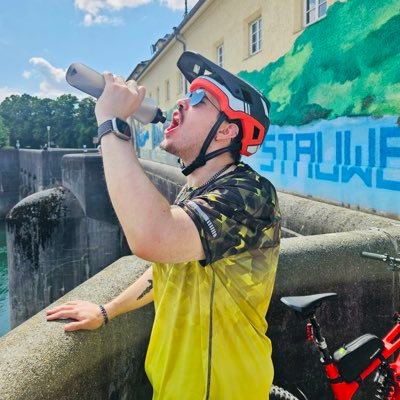 🏳️🌈 I 🎮 I🤵to: @basti4life I Kann Spuren von ❤️🔥 enthalten! | Benutzung auf eigene ⚠️| #gaymer | Insta/Bsky: dasclues