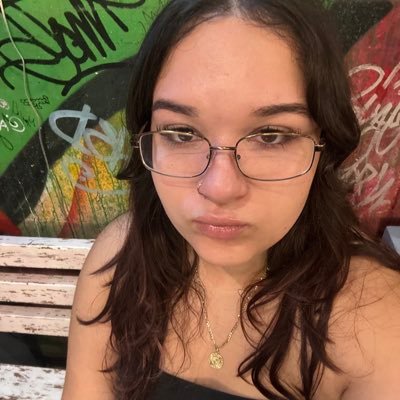 veroalmza's profile picture. 23 | violinist | FIU