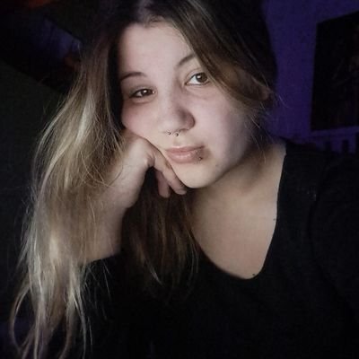 leitora, mãe de pet, meio doida e professora nas horas vagas
(ela/dela)