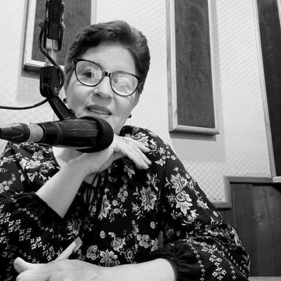 📝Periodista
🎙️Locutora
📻 Radialista