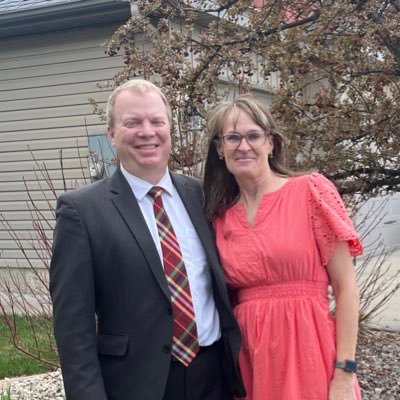 Follower and Servant of Christ, Wife, Mother of 7, friend and neighbor. Runner, Quilting and sewing, ADHD survival, Gardening.