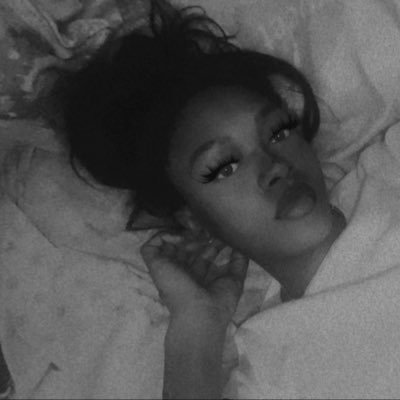 pamelaehis8's profile picture. Soft face. Sharp mind. Men don’t recover