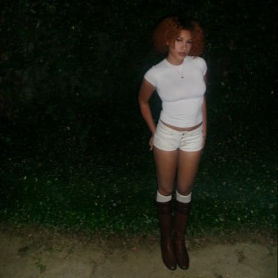 whoschrissylo's profile picture. digital diary until i’m a hot supermodel #hotbisexual