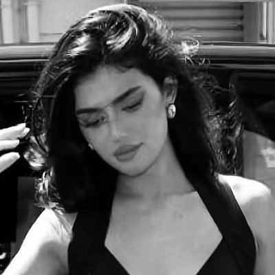 inlovewithhamad's profile picture. شاريٍ وصلك ولا ابغي وداعه .