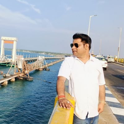 AbhayNirbh6508's profile picture. वतन के कुछ निकम्में जो वतन से द्रोह करते हैं।
सुदर्शन चक्र धारण कर उन्हें गद्दार लिखूंगा।।
अभय सिंह निर्भीक