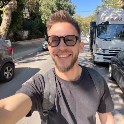 namadekisufa's profile picture. Human