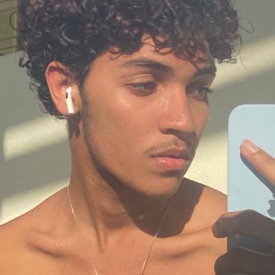 Vikzuha's profile picture. Estresse, frustrações de clt e biólogo nas horas vagas