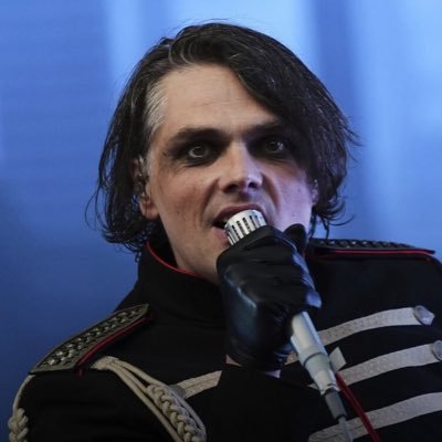 22 | it/its | priv: @franth0ny | i dnf -16 (current moots ok) saw mcr & seeing anthony green!