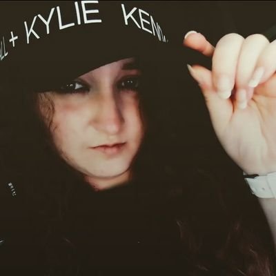 Master of Overthinking/Mama🕯🙏/Billie💚/25yrs/Tollpatsch3000 /soon to be nurse/lesbian/genderqueer🏳🌈/N❤/ LGBTQIAPlusSafeSpace/verwirrt müde