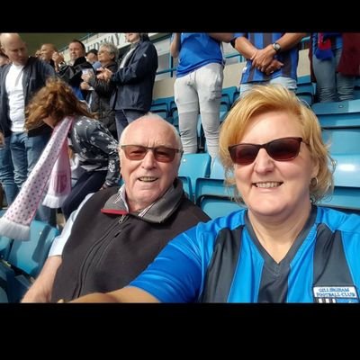Life long Gills fan and England Footy & Rugby fan