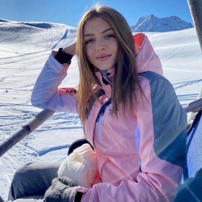 •Turning AI into intuitive beauty
•Designing for humans, skiing for the soul