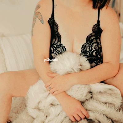 goddess | findom | femdom | experienced man eater & soul crusher. sweet & smart assy. scorpio. professional shit talker. lover of dad jokes. AV 🔗 below