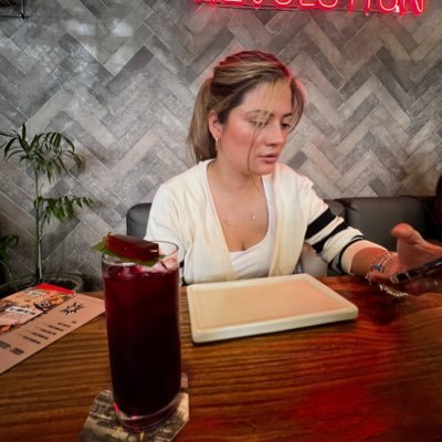 anyeliaa's profile picture. Hablen bien o mal, pero hablen.