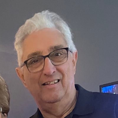 Retraité de Bell Déc 2004, 74 ans. Joueur de golf et fan de hockey. Membre du club de golf Le Bel Air.⛳🥅⚾🏈 #ledoyenhockey.